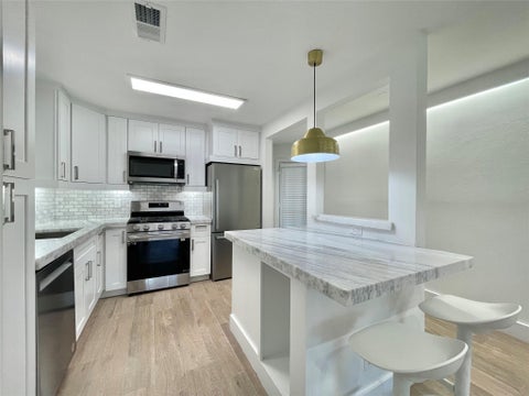 Photo of 614 Kipling St Street #G8, Houston, TX 77006 (MLS # 29665939)
