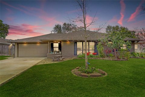 Photo of 5438 Briarbend Drive, Houston, TX 77096 (MLS # 34756490)