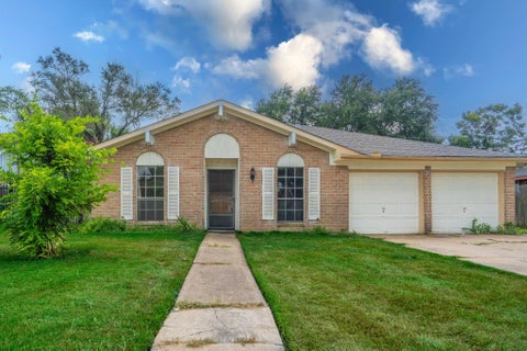 Photo of 11919 Barrett Brae Drive, Houston, TX 77072 (MLS # 11275380)