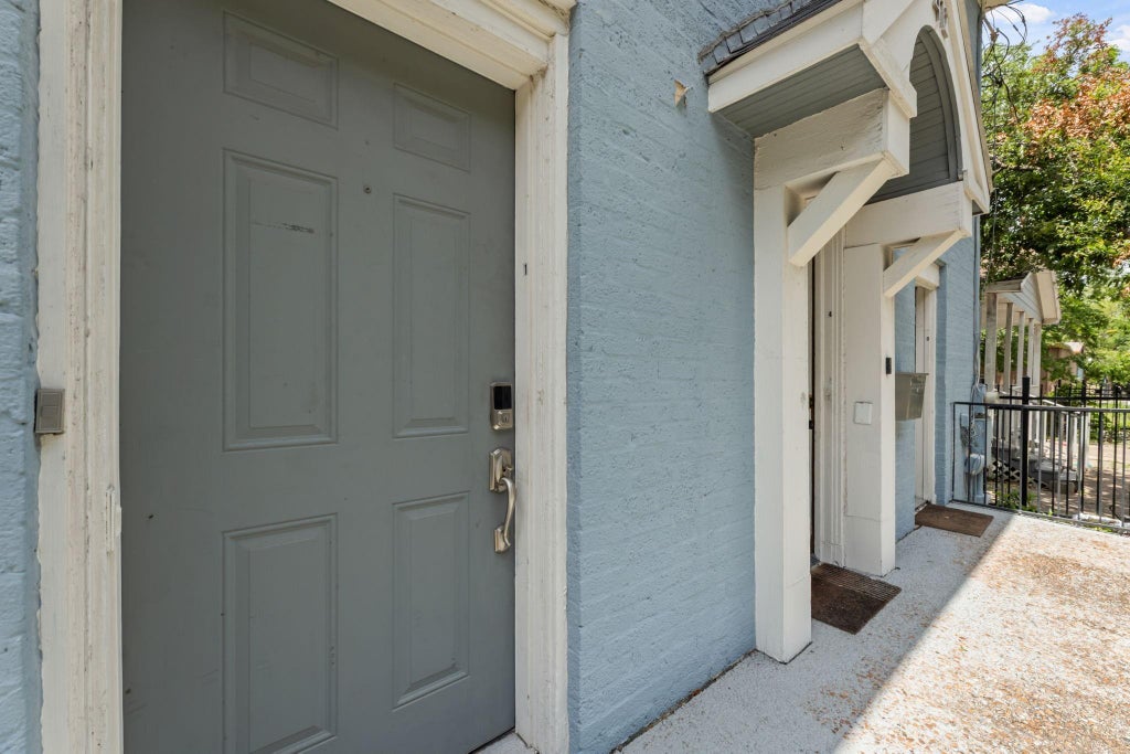 Photo of 412 Drew St ST #1, Houston, TX 77006 (MLS # 13277660)