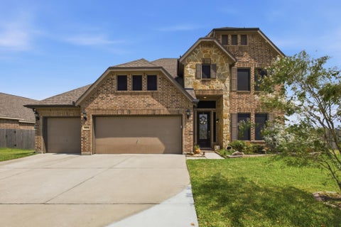 Photo of 15002 Gulfstream Park Avenue, Mont Belvieu, TX 77523 (MLS # 751783)