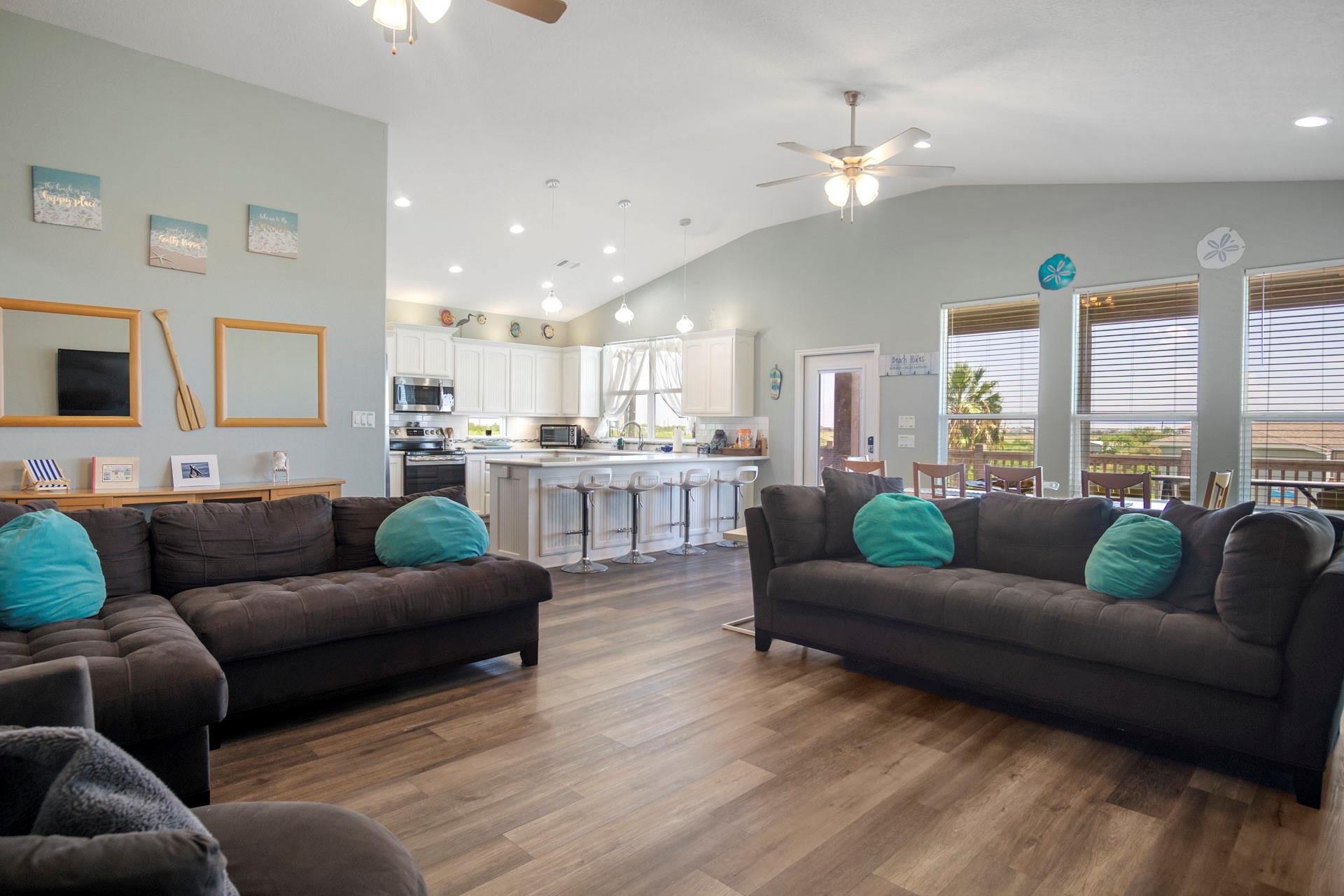 933 Magnolia Lane