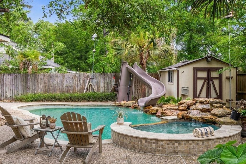 Photo of 330 Welford Lane, Highlands, TX 77562 (MLS # 40918033)