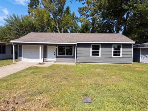 Photo of 7405 Sterlingshire Street, Houston, TX 77016 (MLS # 84709461)