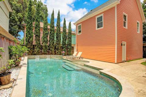 Photo of 631 Cortlandt Street #A, Houston, TX 77007 (MLS # 42042127)