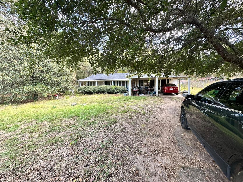 Photo of 11262 E State Highway 103, Huntington, TX 75949 (MLS # 24622107)