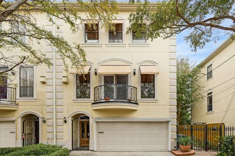 Photo of 3515 Yupon Street, Houston, TX 77006 (MLS # 27849401)