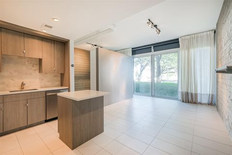 Condo For Sale - 3600 Montrose Boulevard #104<br/> Harris County, Houston, TX 77006