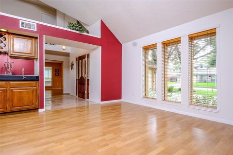 Photo of 2520 Hadley Circle, Sugar Land, TX 77478 (MLS # 96090375)
