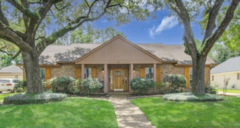 Photo of 10715 Candlewood Drive, Houston, TX 77042 (MLS # 19210041)