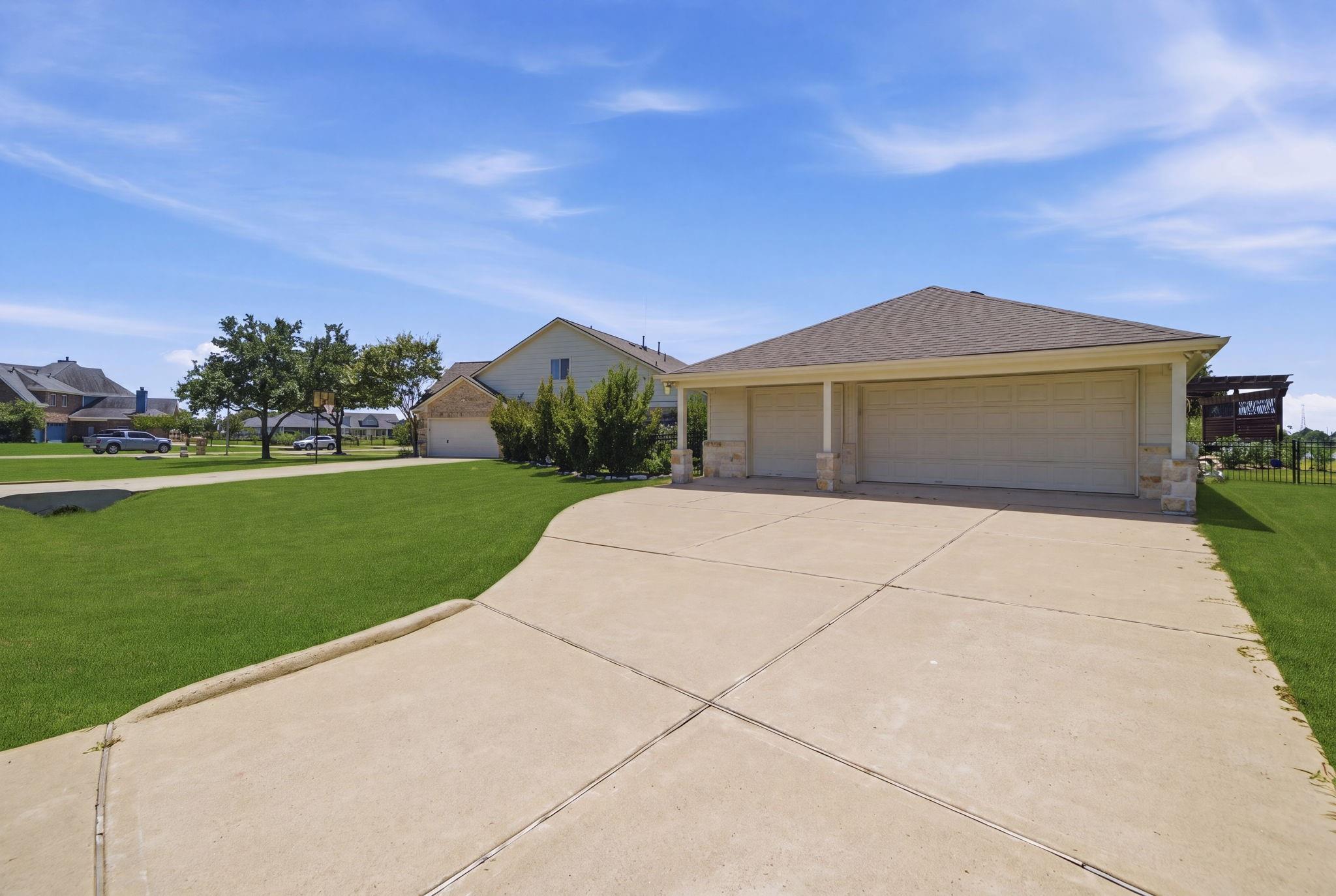 26702 Outfitter Point