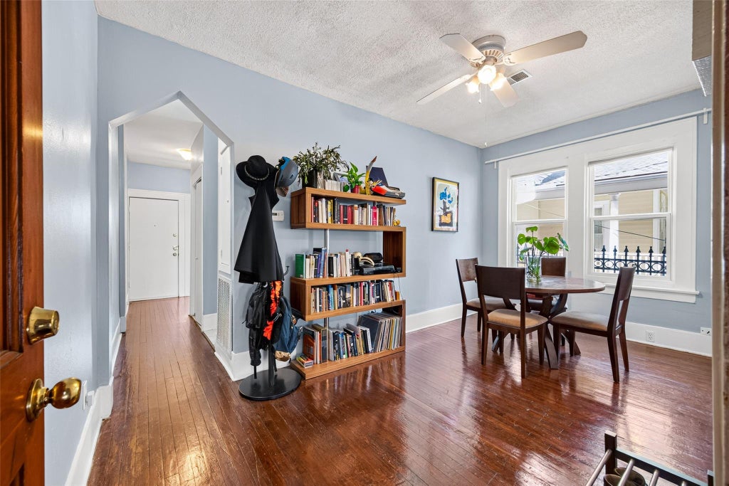 Photo of 711 Fargo Street #1, Houston, TX 77006 (MLS # 32277648)