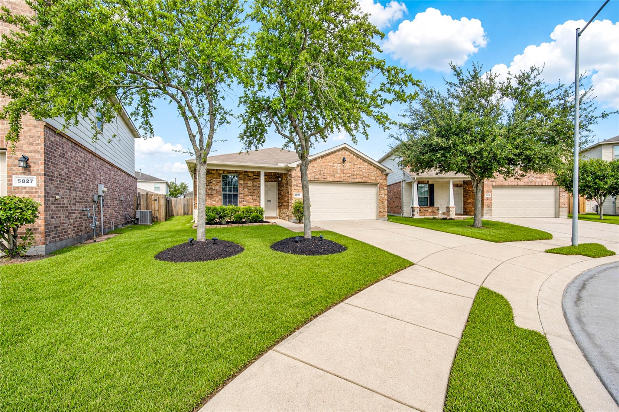 5831 Banyan Oak Court
