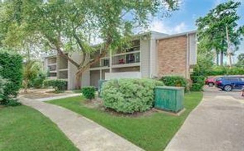 Photo of 17331 Red Oak Drive #45, Houston, TX 77090 (MLS # 68223175)