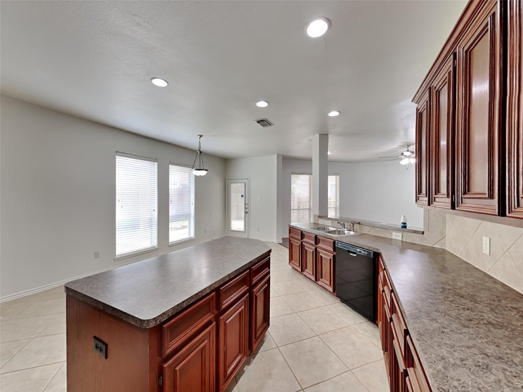 Photo of 15818 Shoreline Terrace Drive, Houston, TX 77044 (MLS # 97486579)