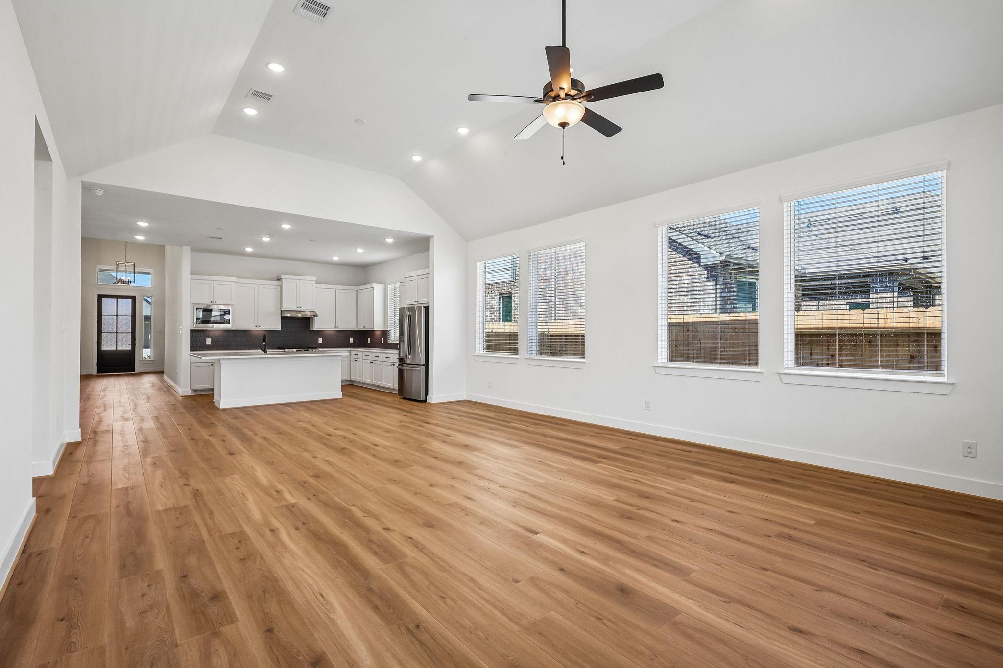 2327 Garden Arbor