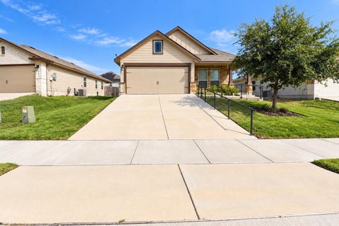 Homes For Sale - 1008 Fannin Street<br/> Brenham, TX 77833