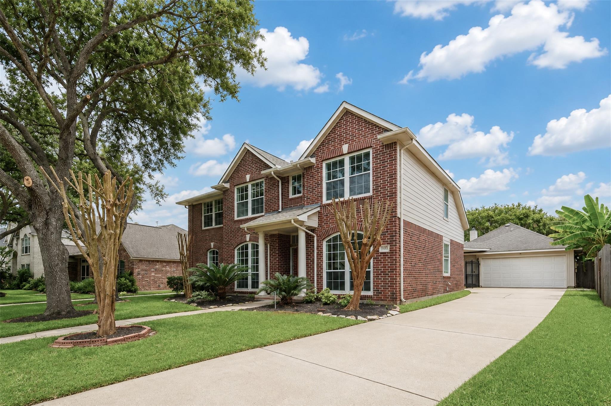 1715 Brightlake Way