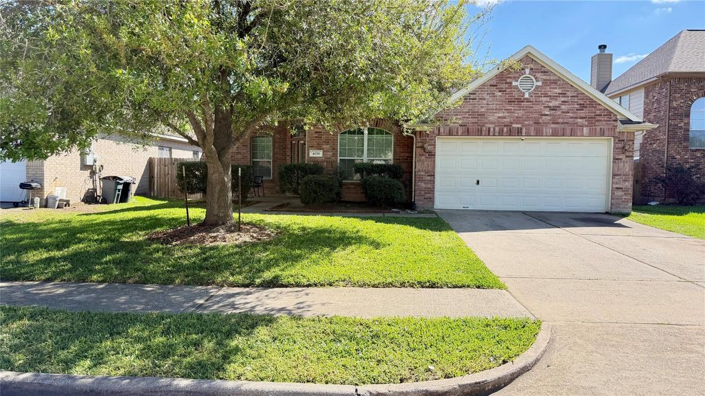 Photo of 4039 Hawthorn Glen Ct, Fresno, TX 77545 (MLS # 38692221)