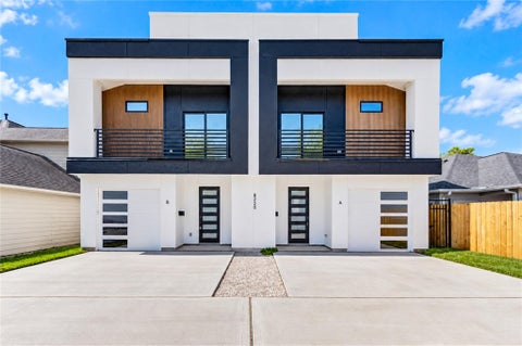 Photo of 8220 Gladstone Street #A/B, Houston, TX 77051 (MLS # 87868719)