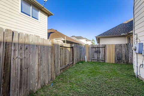 Tiny photo for 826 Forest Hillside Lane, Houston, TX 77067 (MLS # 91290853)