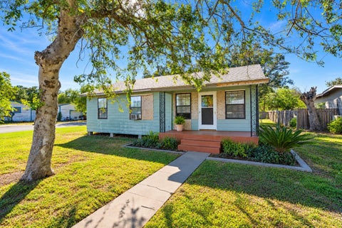 Photo of 429 Williams Street, Kingsville, TX 78363 (MLS # 66166124)