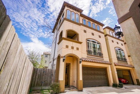 Photo of 1025 W 21st Street #D, Houston, TX 77008 (MLS # 63494341)