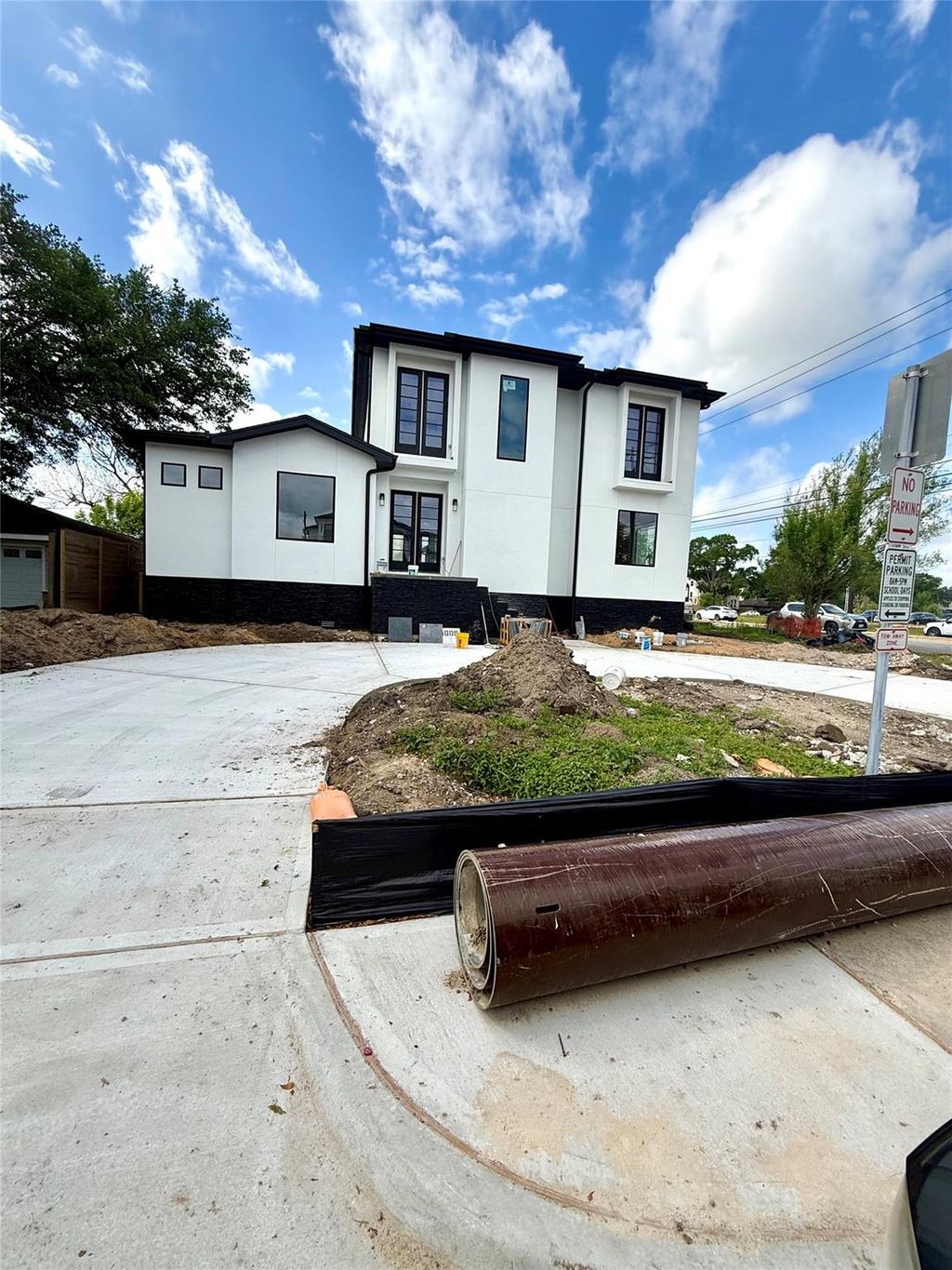 Photo of 5009 Holt Street, Bellaire, TX 77401 (MLS # 12748000)