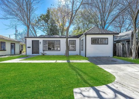 Photo of 1706 12th Street, Galena Park, TX 77547 (MLS # 66835510)