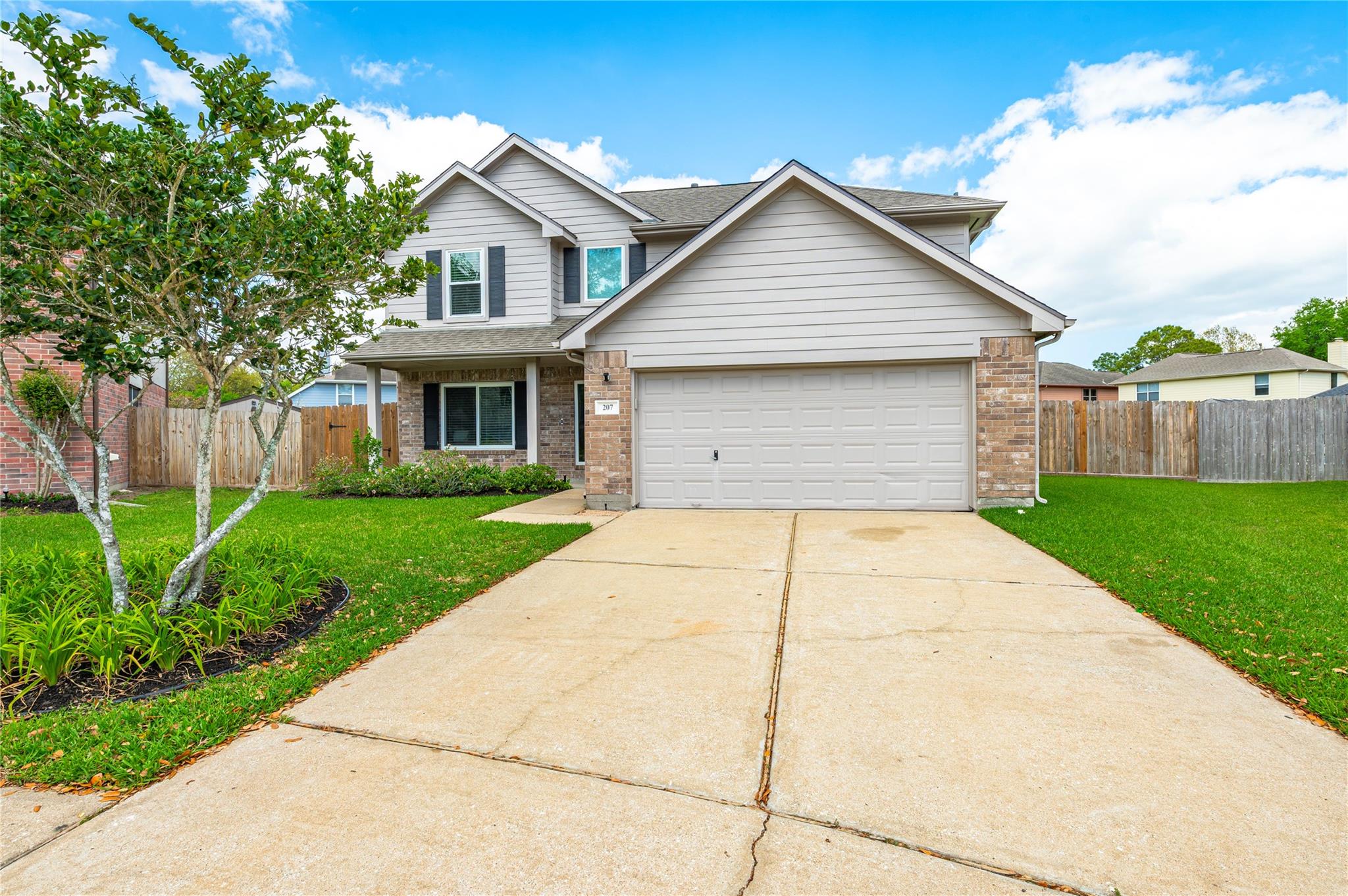 207 Fox Springs Court