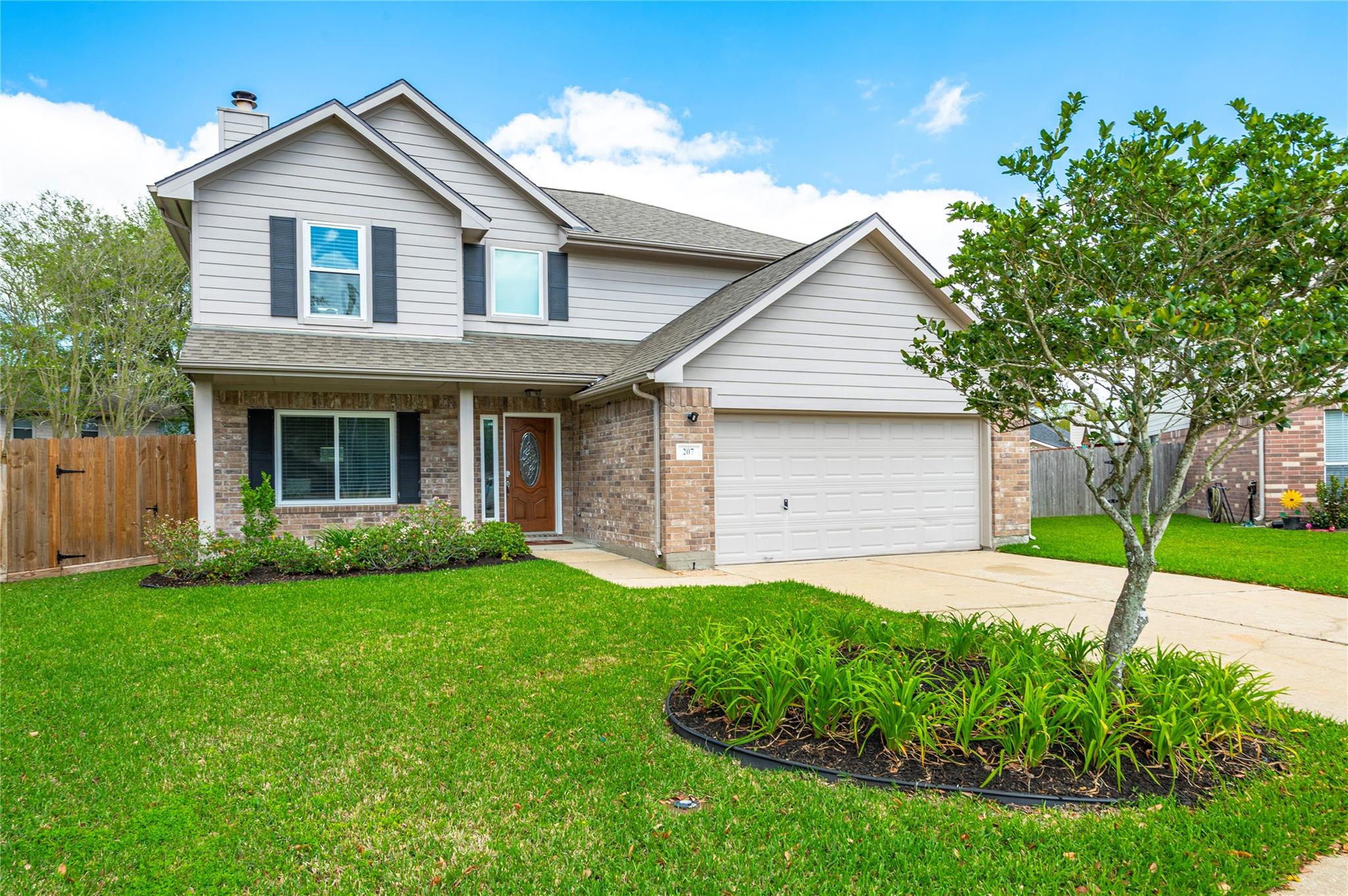 207 Fox Springs Court