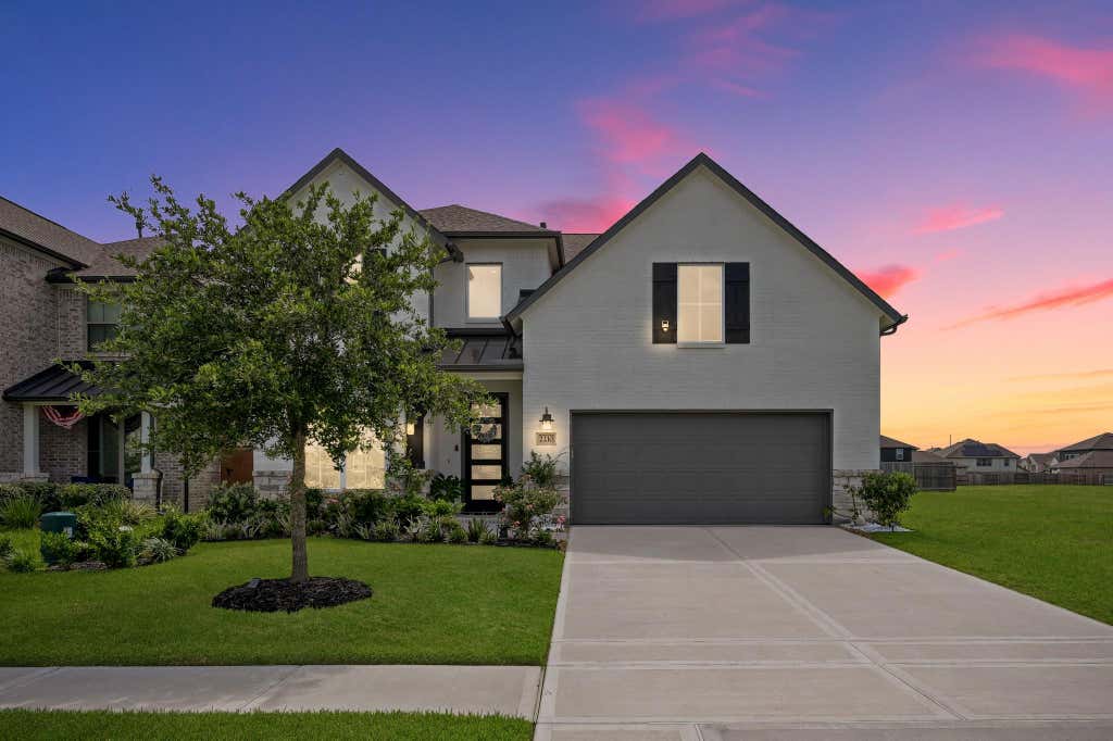 Photo of 2210 Seneca Lake Drive, La Marque, TX 77568 (MLS # 87161677)
