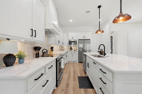 Photo of 130 Crazy Horse Drive, Brookeland, TX 75931 (MLS # 46296010)