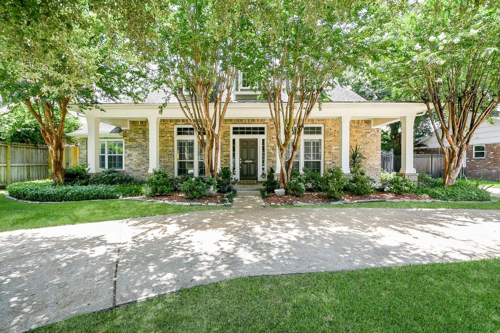Photo of 2442 Chimney Rock Road, Houston, TX 77056 (MLS # 84348878)