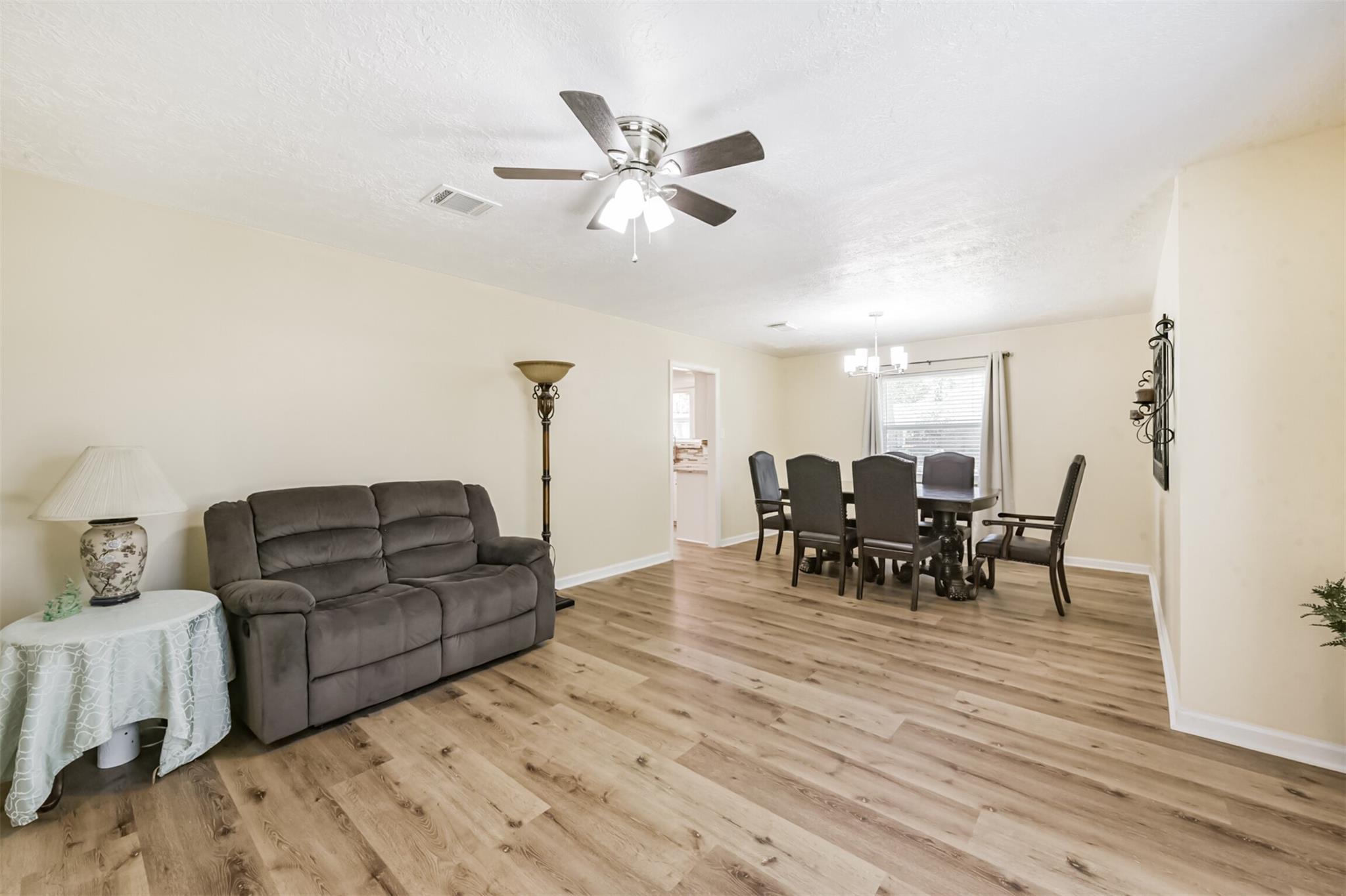 2011 N Palm Court