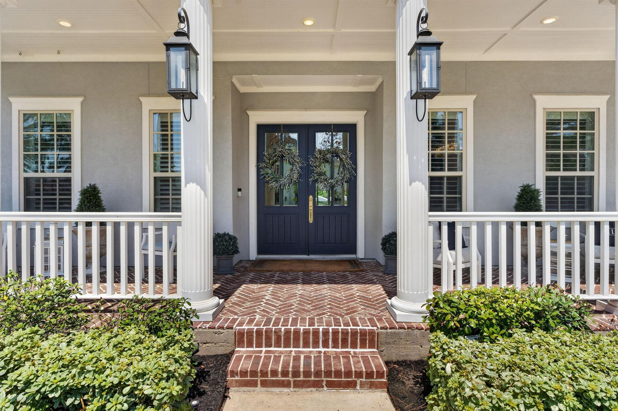 202 S Thatcher Bend Circle