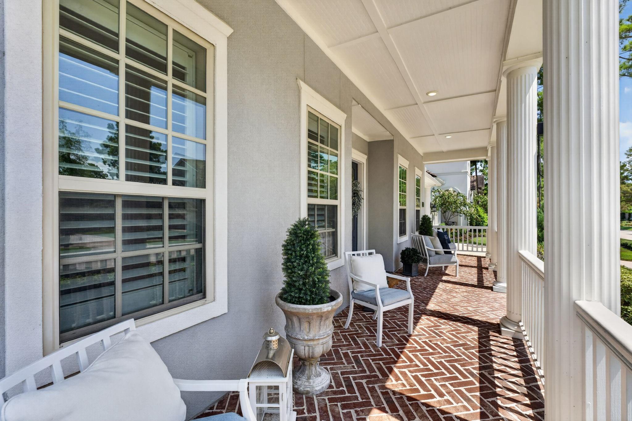 202 S Thatcher Bend Circle