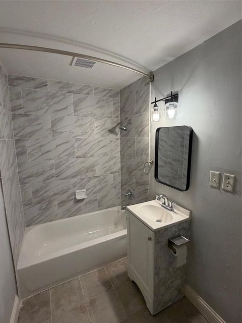 Tiny photo for 4737 Jefferson Street, Houston, TX 77023 (MLS # 43865466)