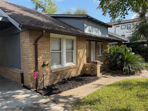 Tiny photo for 4737 Jefferson Street, Houston, TX 77023 (MLS # 43865466)