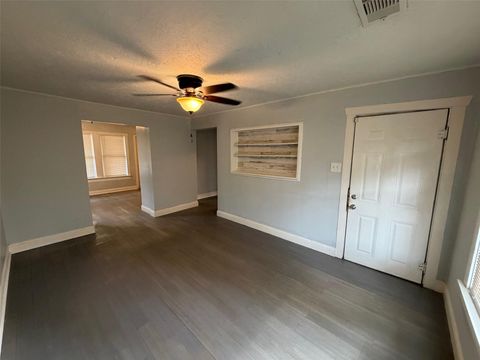 Tiny photo for 4737 Jefferson Street, Houston, TX 77023 (MLS # 43865466)