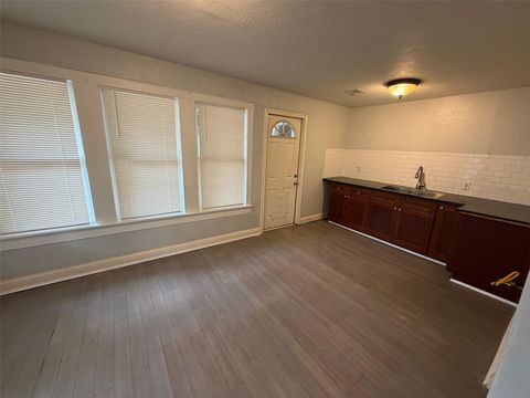 Tiny photo for 4737 Jefferson Street, Houston, TX 77023 (MLS # 43865466)