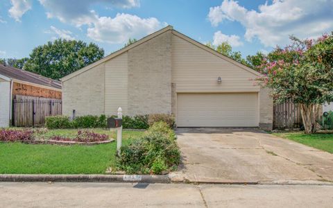 Photo of 13147 Hollowcreek Park Drive, Houston, TX 77082 (MLS # 15442765)
