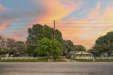 Photo of 8407 Wilson Street, Fulshear, TX 77441 (MLS # 35470618)