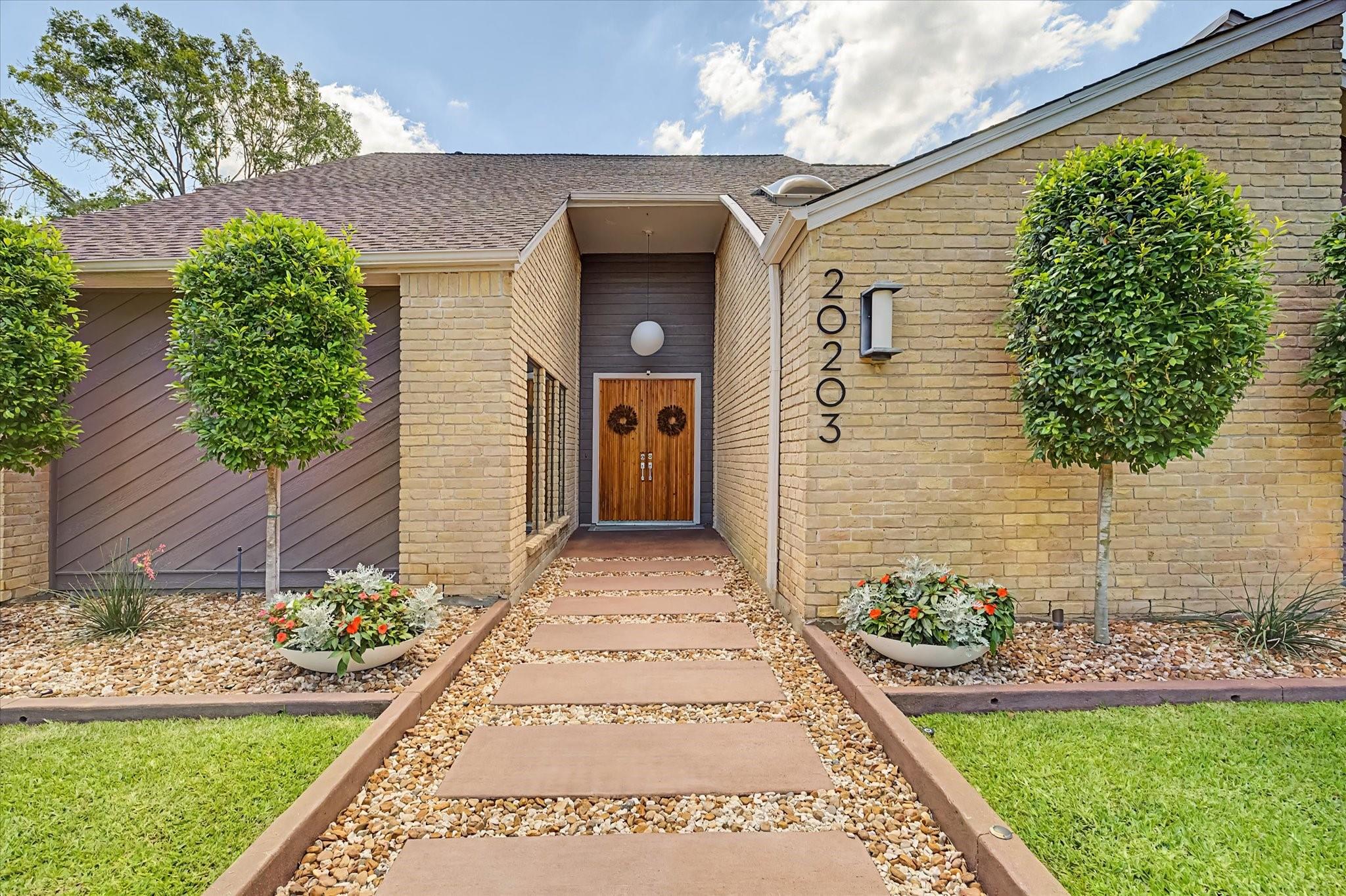 20203 Cadogan Ct
