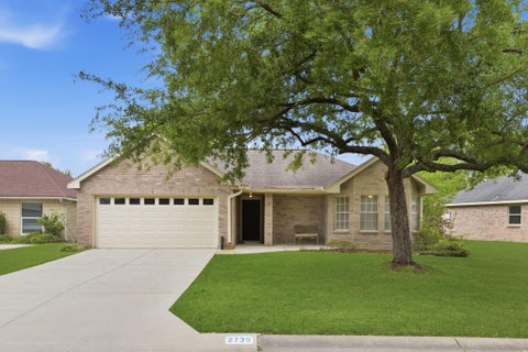 Homes For Sale - 2739 S Peach Hollow Circle<br/> Pearland, TX 77584