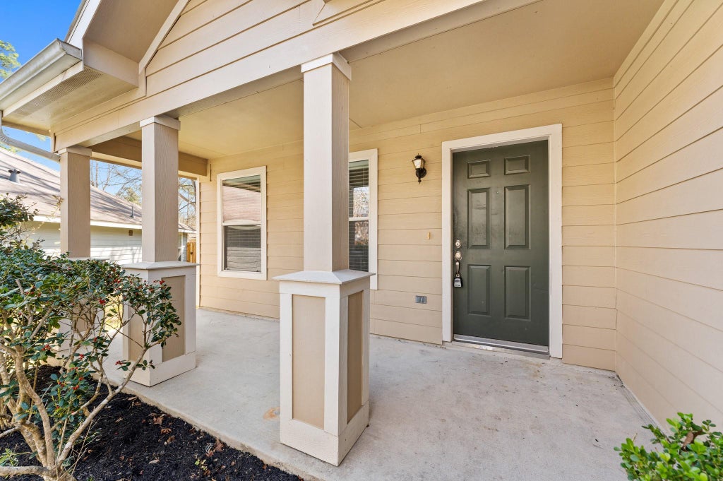 Photo of 6 Druids Glen Place, The Woodlands, TX 77382 (MLS # 71872221)