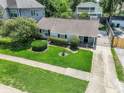 Photo of 1631 Chantilly Lane, Houston, TX 77018 (MLS # 19354366)