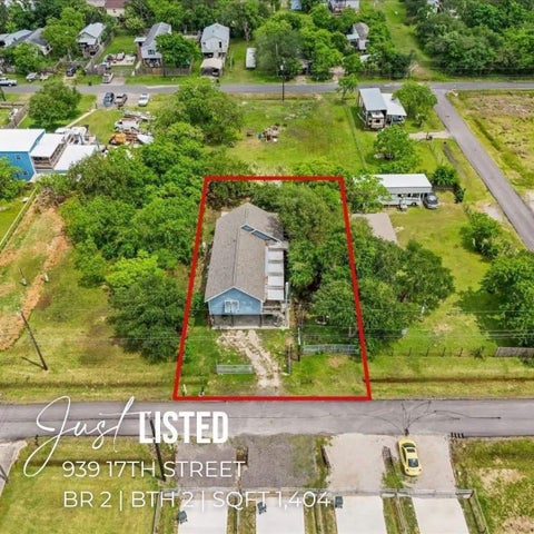 Photo of 939 17th Street Street, Dickinson, TX 77539 (MLS # 63130623)