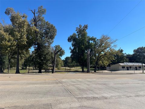 1042 W Commerce Street Buffalo TX 75831