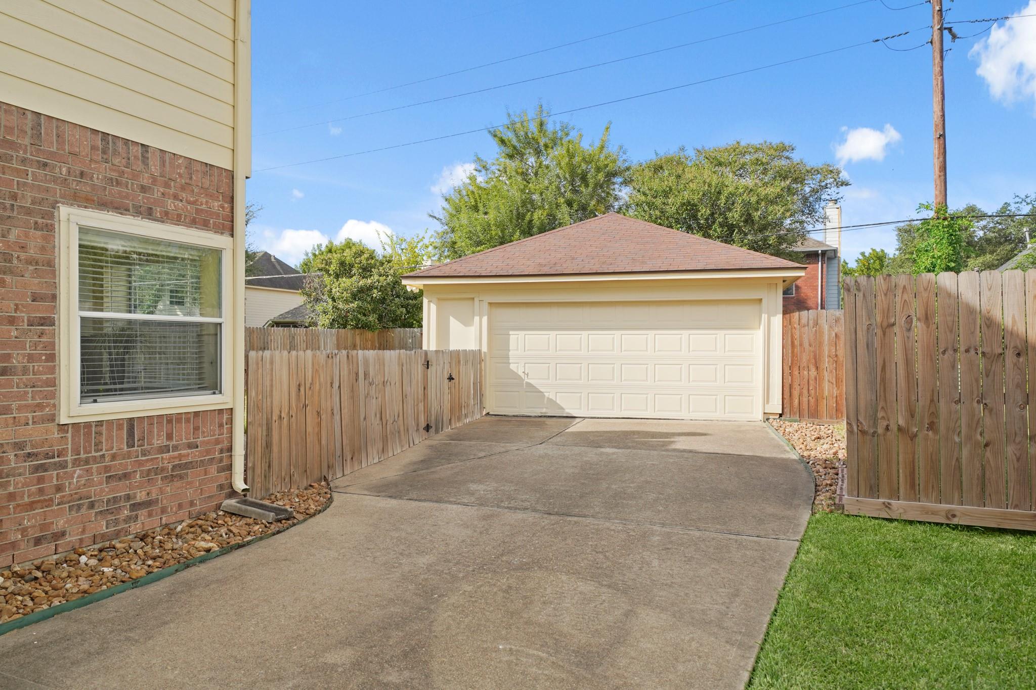 17906 Camden Oaks Lane